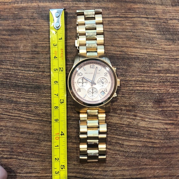 Michael Kors Rose Gold Watch - Picture 5 of 6